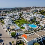 #220 Windmill Hill By Home Holidays